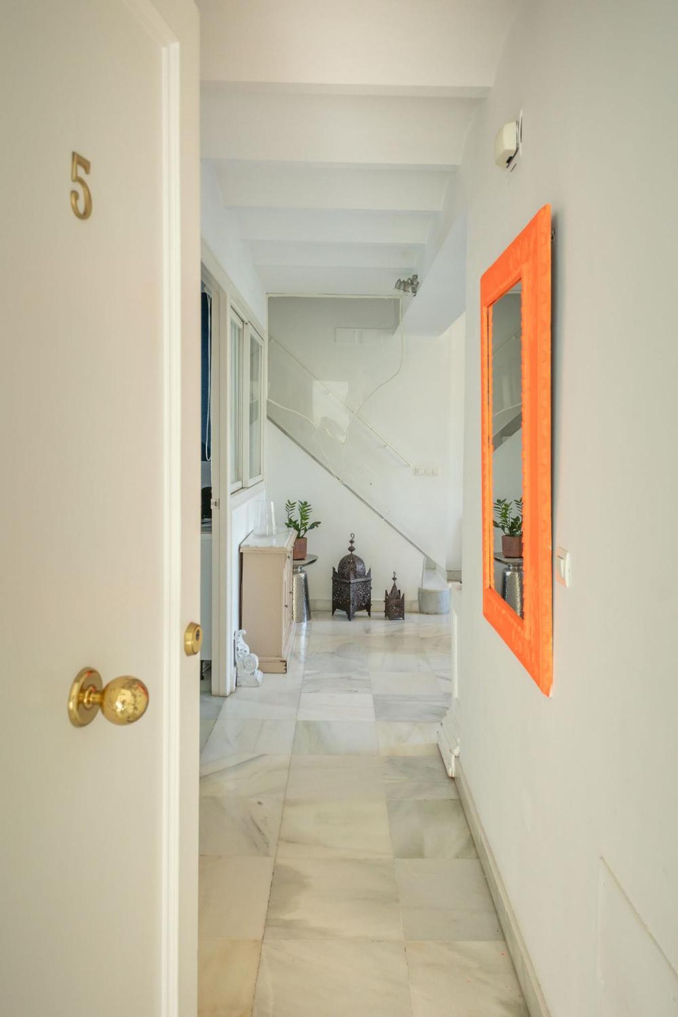 Charming 2 Bedroom Boutique Triplex Apartment With Private Terrace At Seville City Center By Ocityzen Bagian luar foto